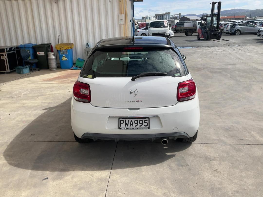 Photo '7' of Citroen DS3 Photo '7' of Citroen DS3