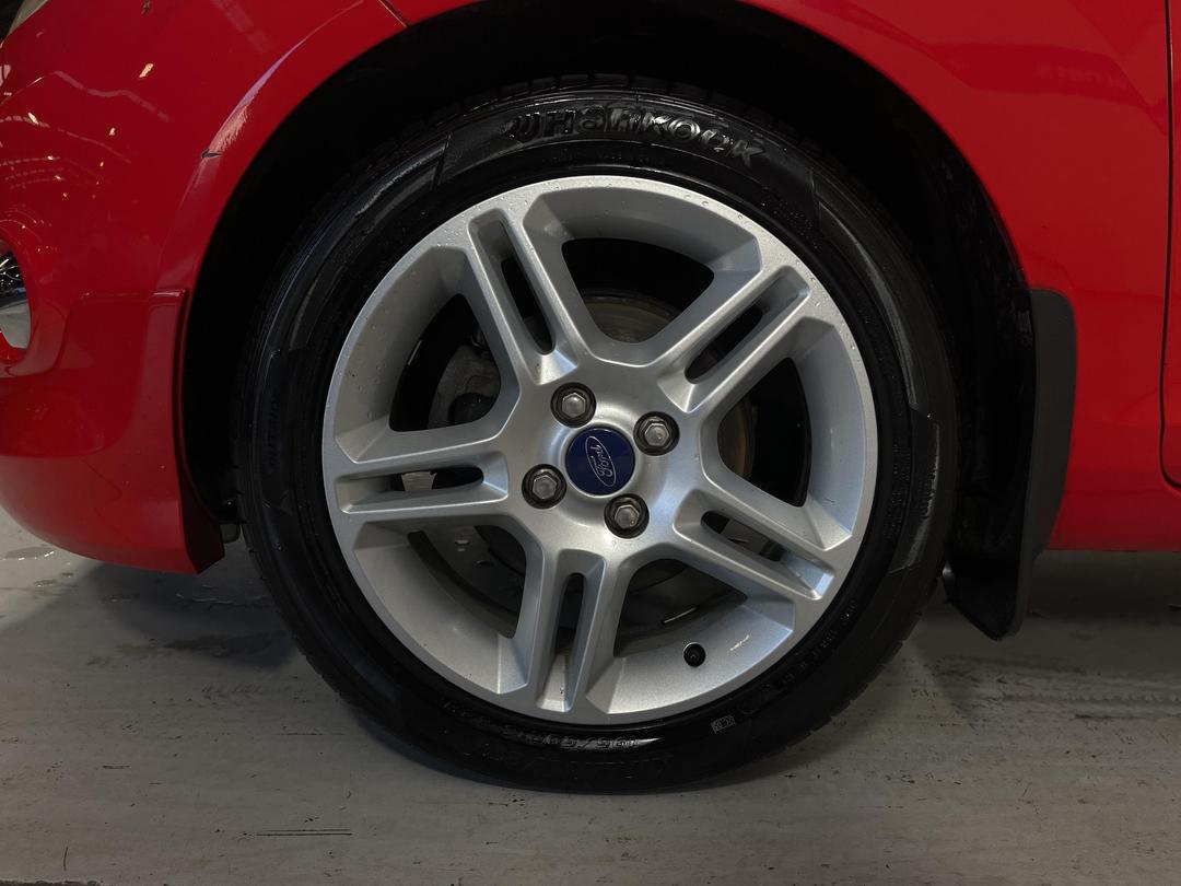 Photo '10' of Ford Fiesta