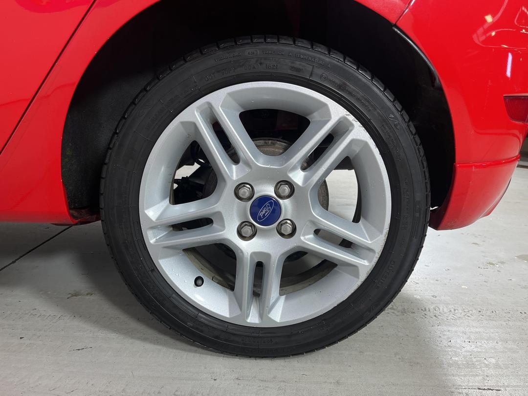 Photo '11' of Ford Fiesta