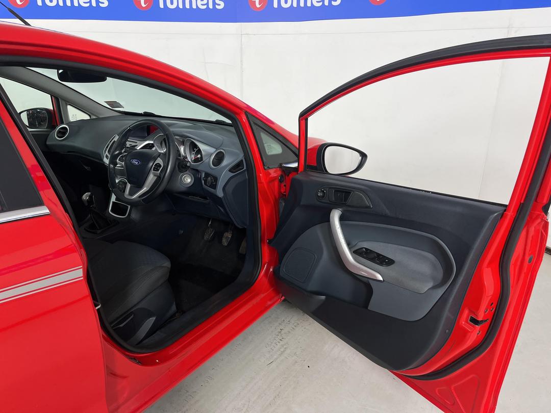 Photo '15' of Ford Fiesta