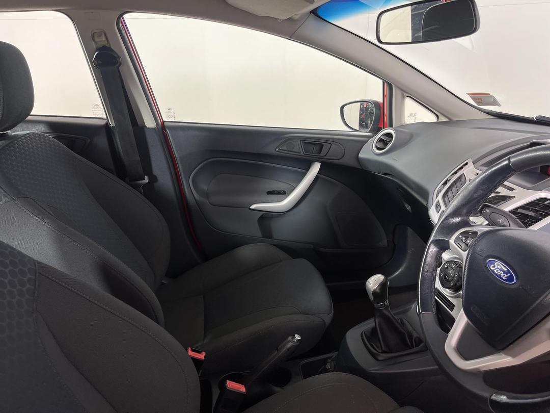 Photo '16' of Ford Fiesta