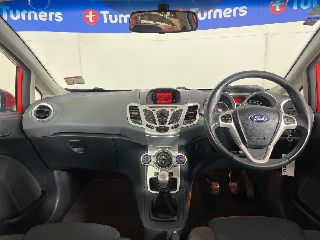 Photo '17' of Ford Fiesta