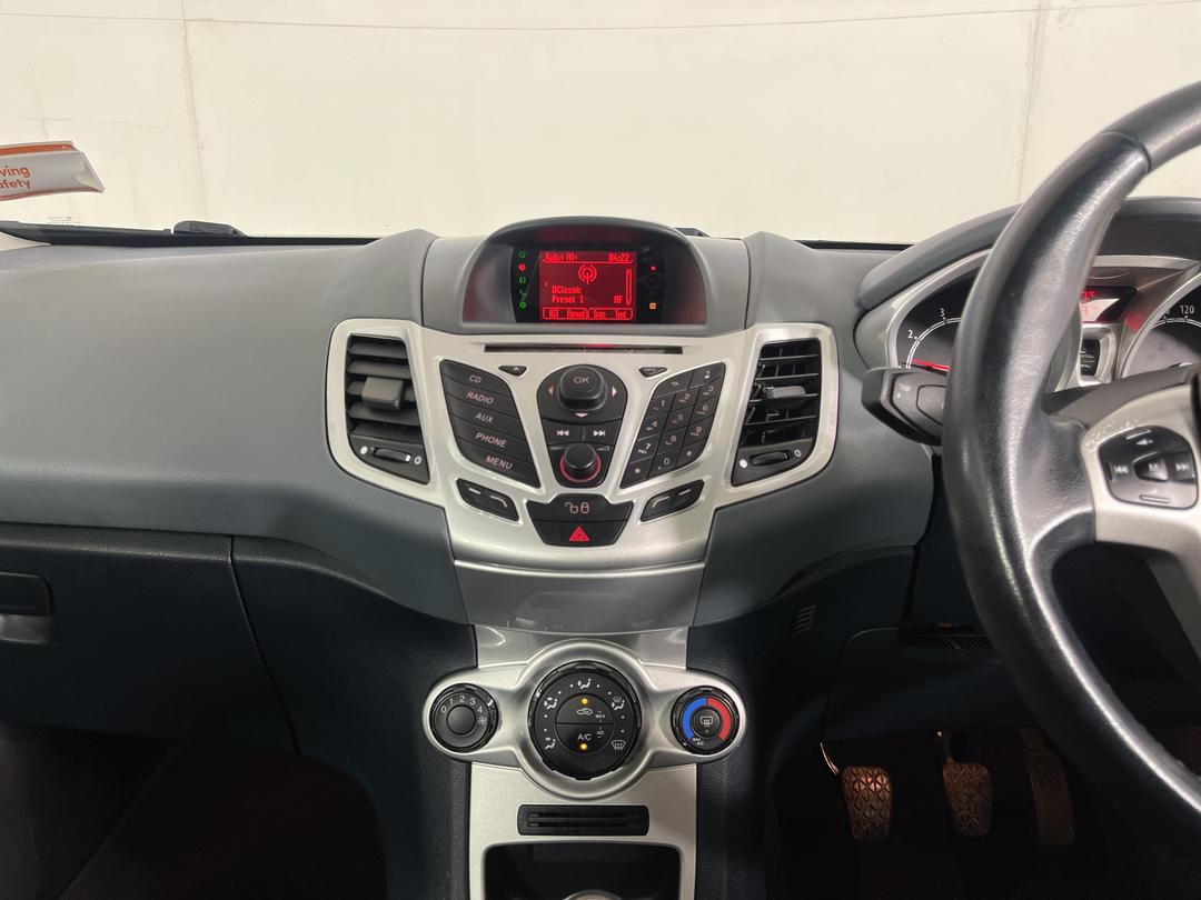 Photo '18' of Ford Fiesta