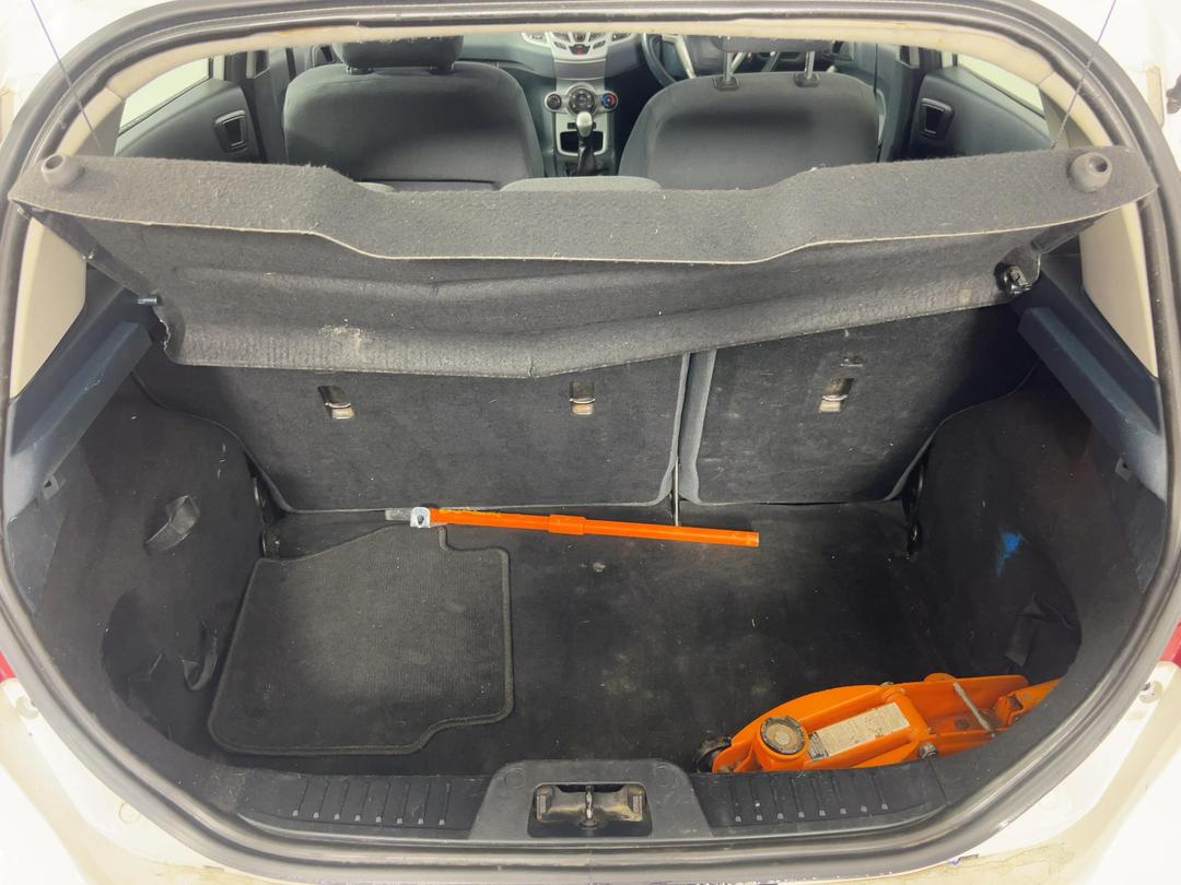 Photo '14' of Ford Fiesta