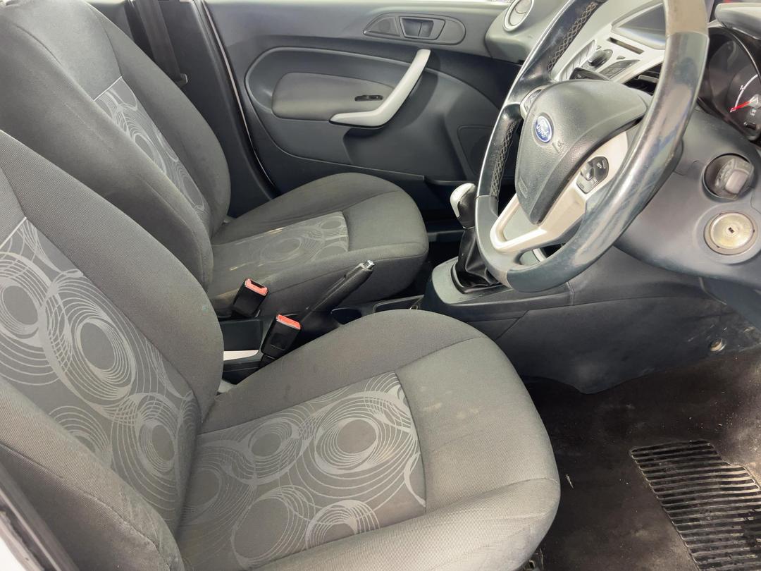 Photo '16' of Ford Fiesta