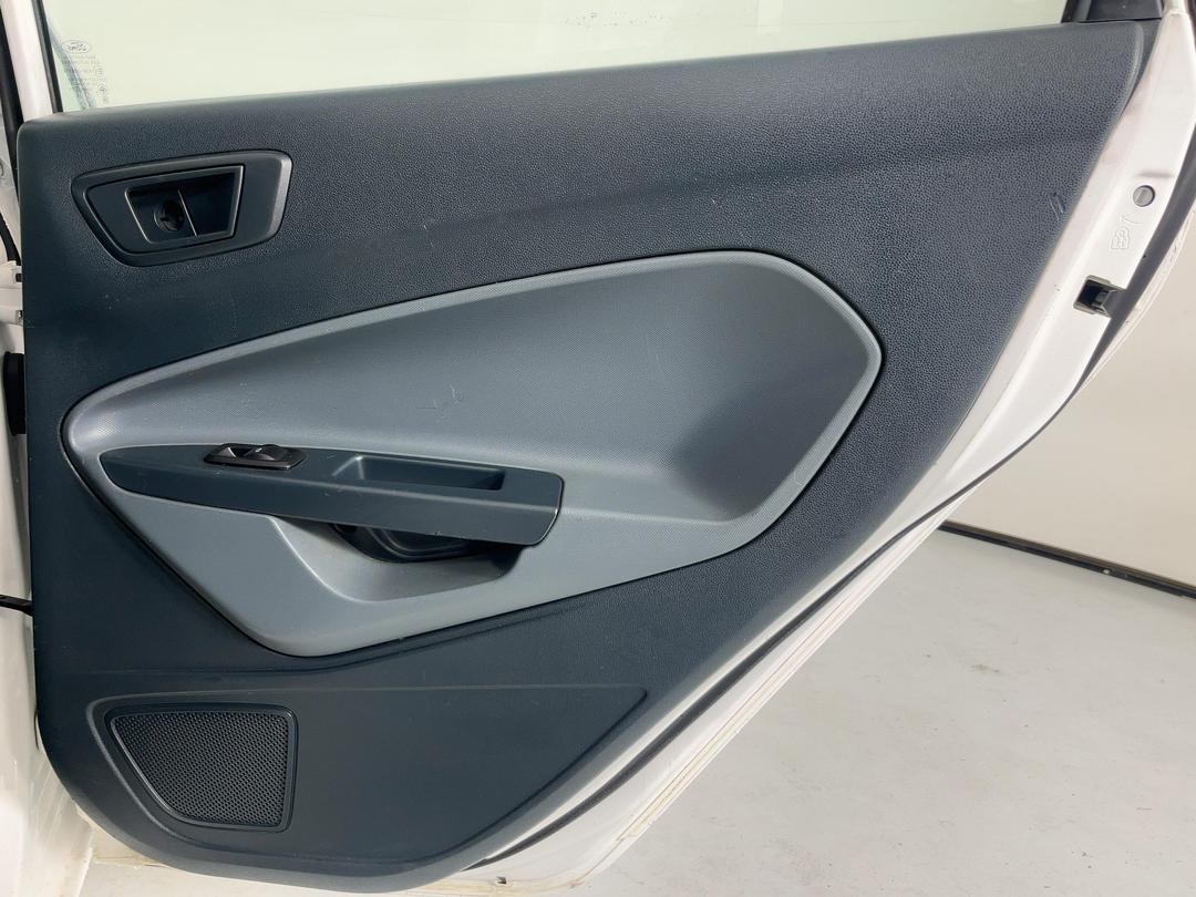 Photo '19' of Ford Fiesta