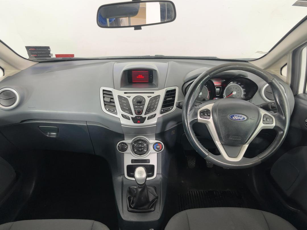 Photo '17' of Ford Fiesta