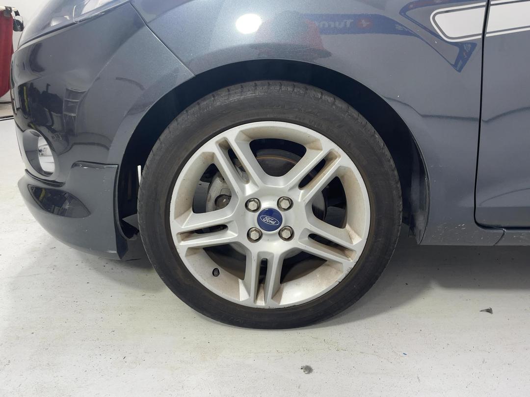 Photo '8' of Ford Fiesta Zetec Photo '8' of Ford Fiesta Zetec
