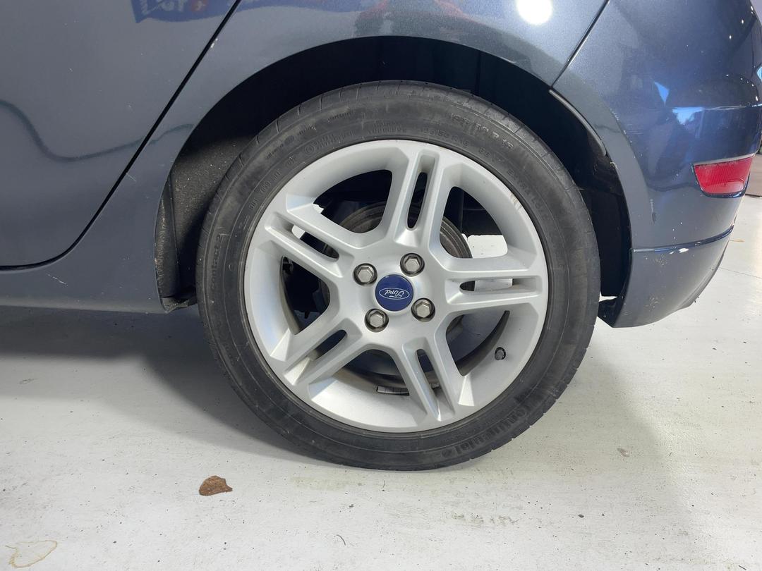Photo '9' of Ford Fiesta Zetec Photo '9' of Ford Fiesta Zetec