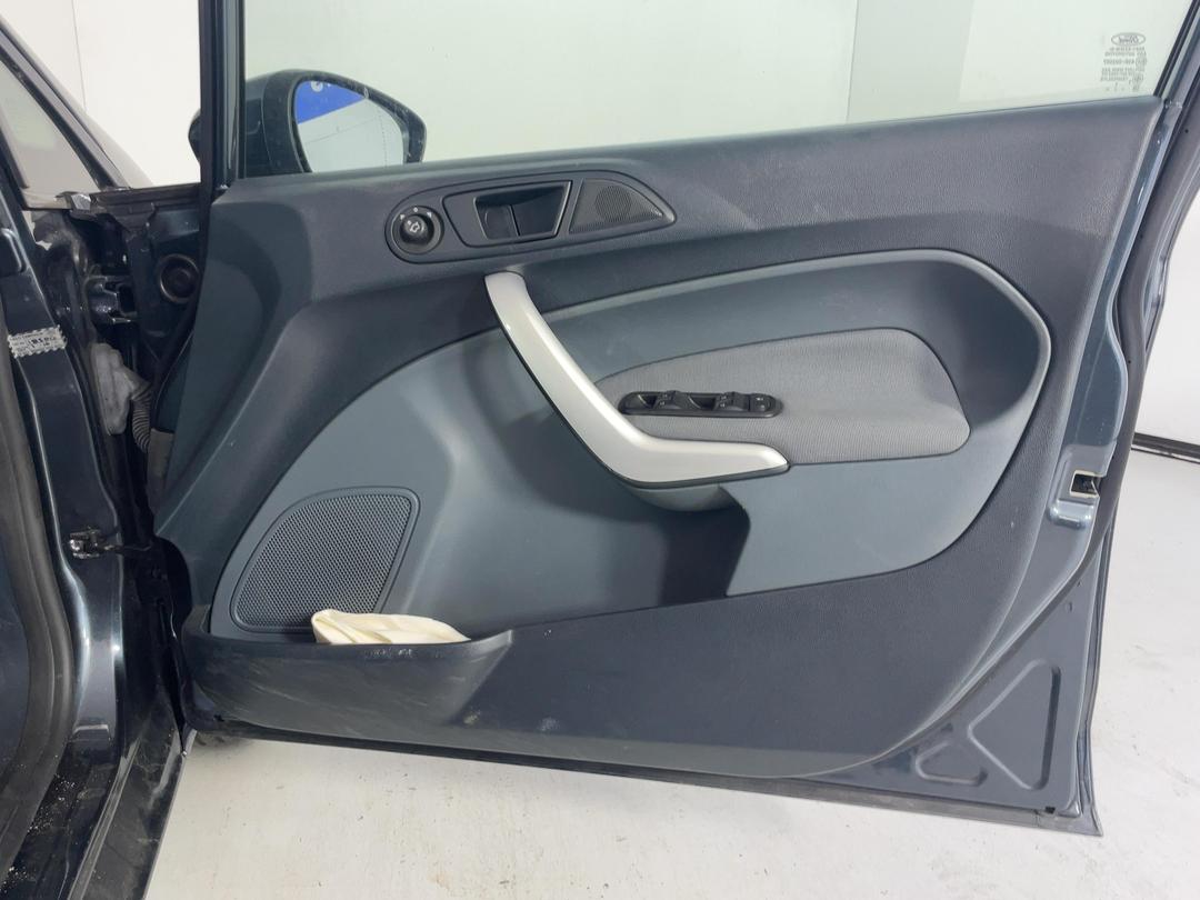 Photo '13' of Ford Fiesta Zetec Photo '13' of Ford Fiesta Zetec