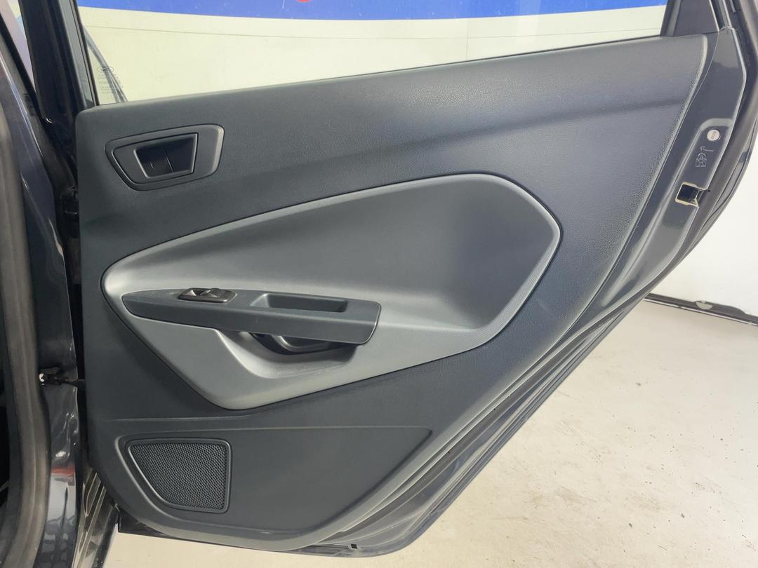 Photo '17' of Ford Fiesta Zetec Photo '17' of Ford Fiesta Zetec