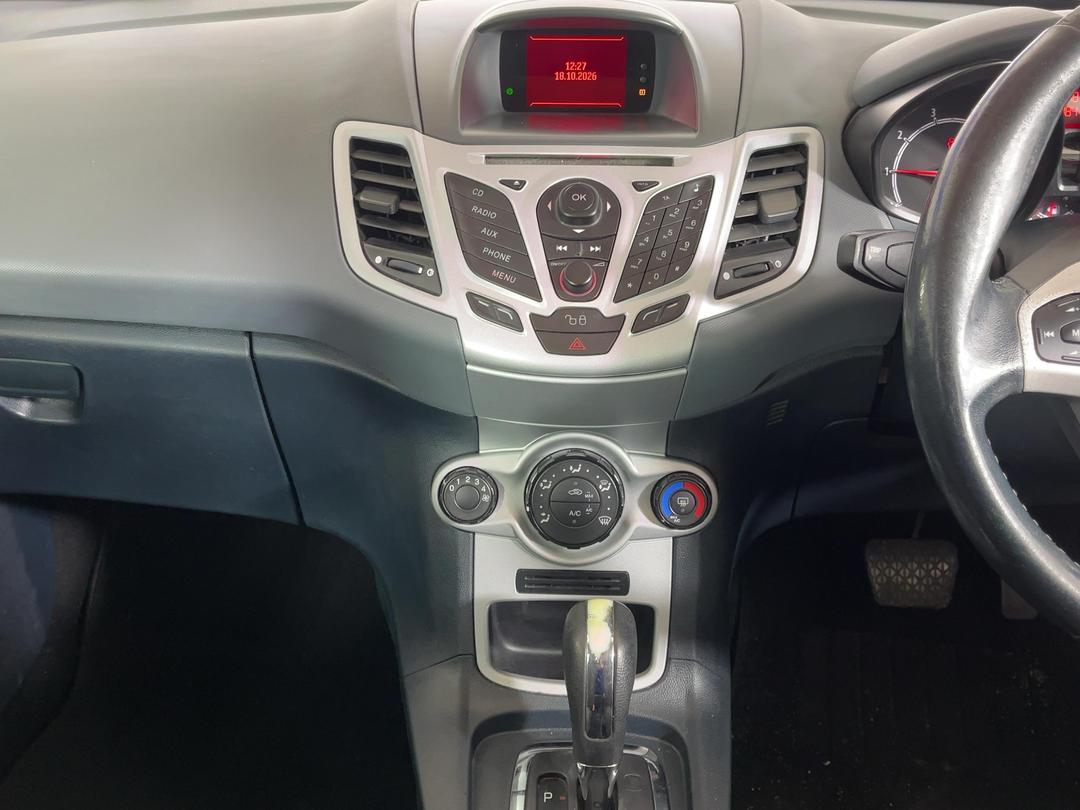 Photo '18' of Ford Fiesta