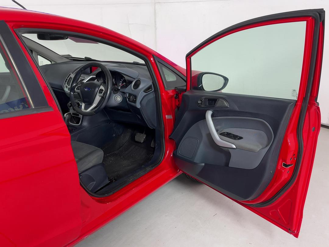 Photo '15' of Ford Fiesta