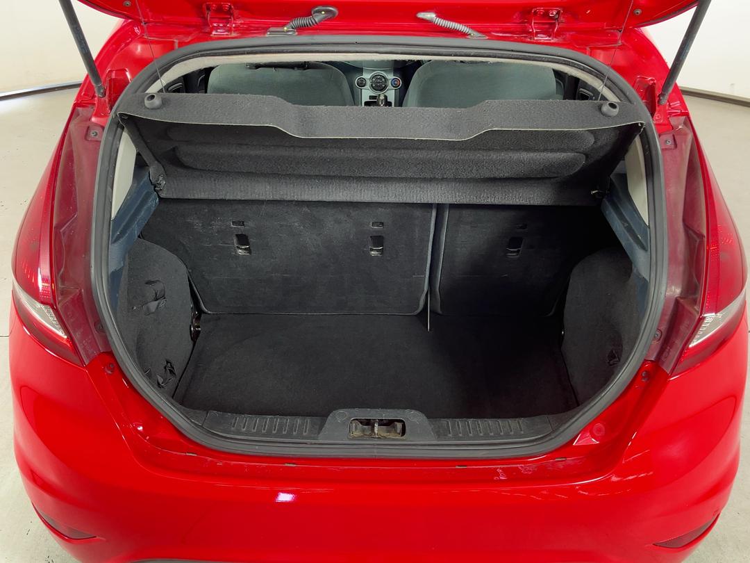 Photo '14' of Ford Fiesta