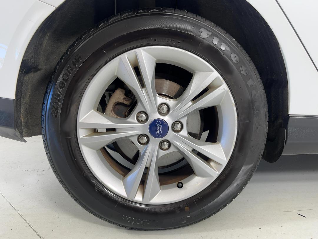 Photo '12' of Ford Focus