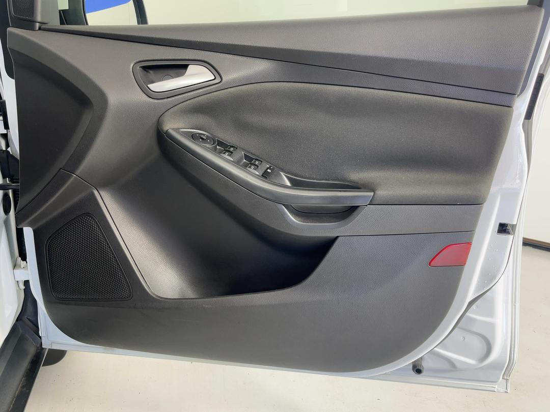 Photo '15' of Ford Focus
