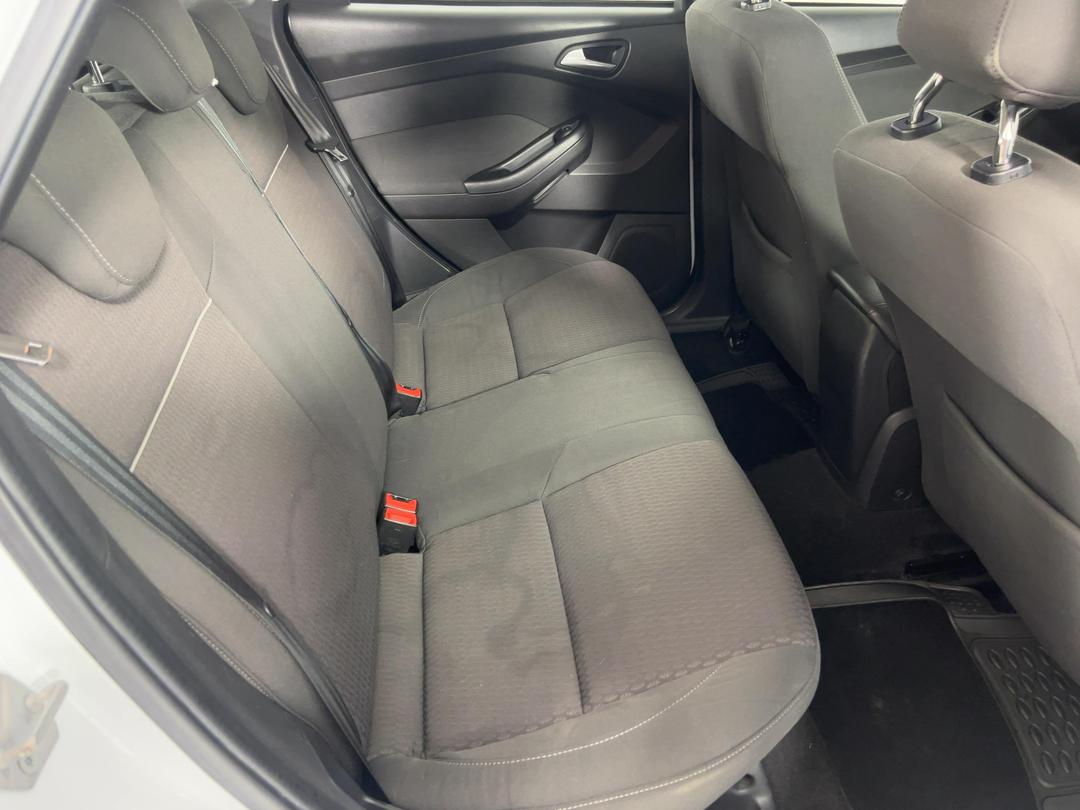 Photo '20' of Ford Focus