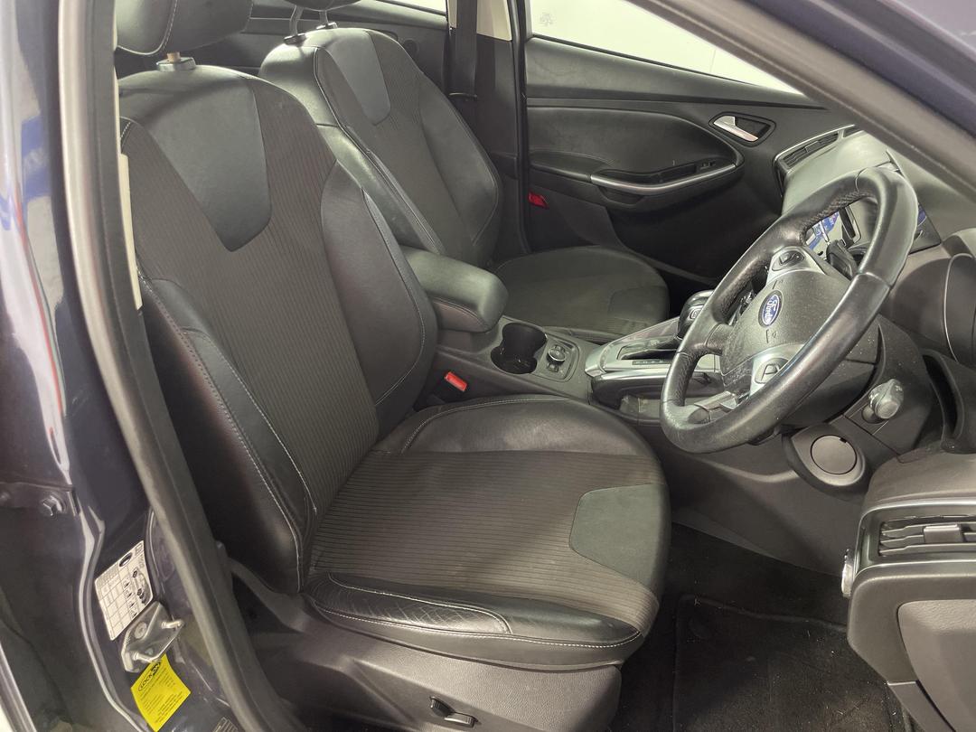 Photo '16' of Ford Focus