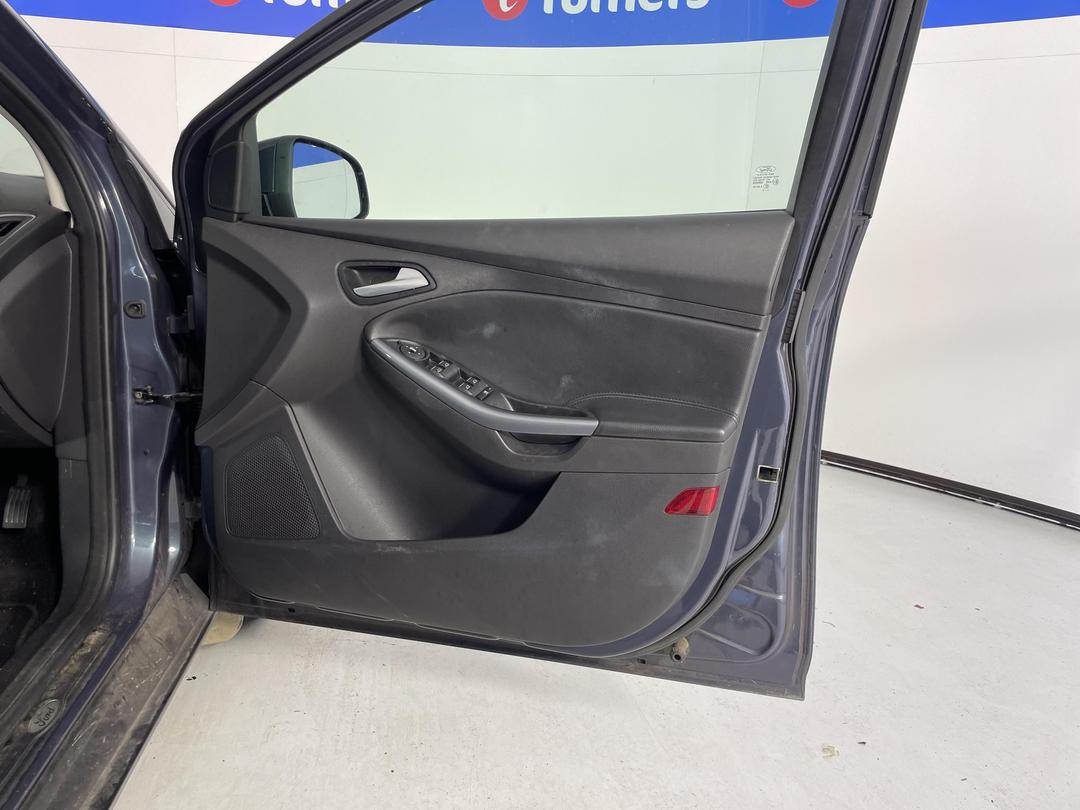 Photo '15' of Ford Focus