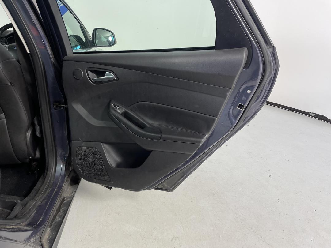 Photo '19' of Ford Focus