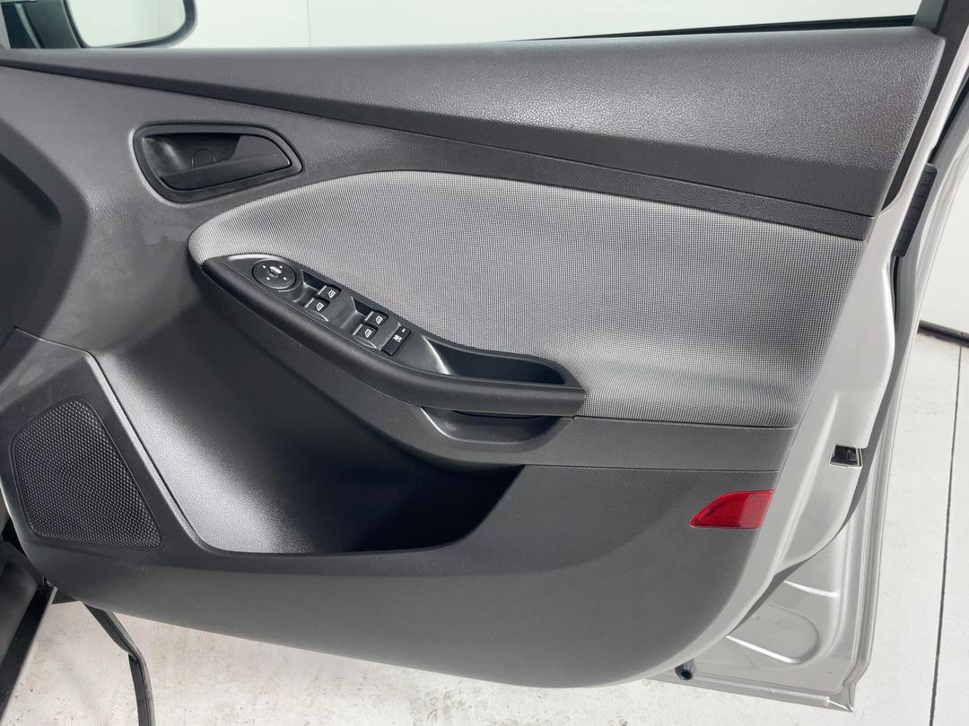 Photo '15' of Ford Focus