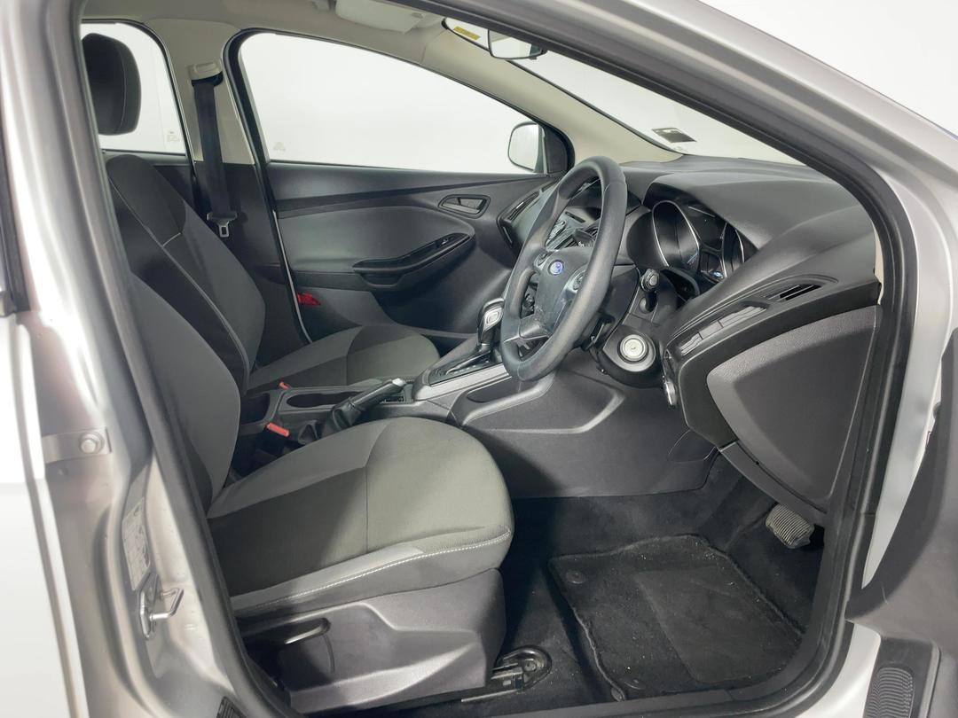 Photo '16' of Ford Focus