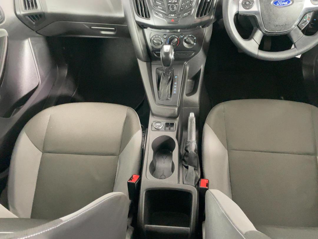 Photo '18' of Ford Focus