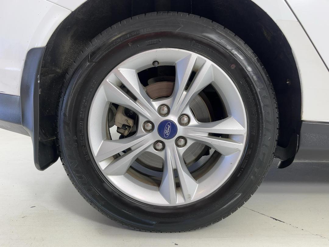 Photo '12' of Ford Focus