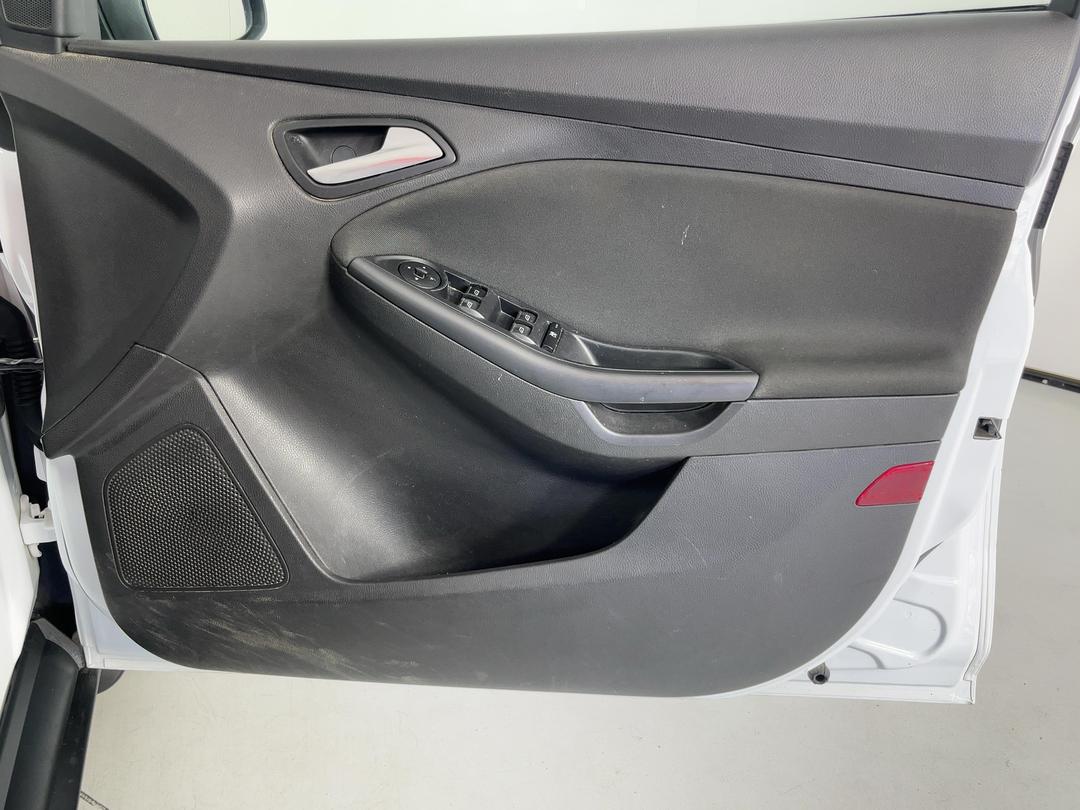 Photo '15' of Ford Focus