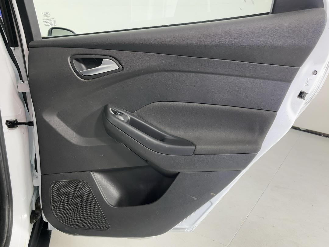 Photo '19' of Ford Focus