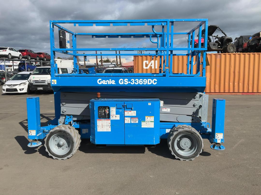 Photo '3' of Genie GS-3369DC Scissor Lift