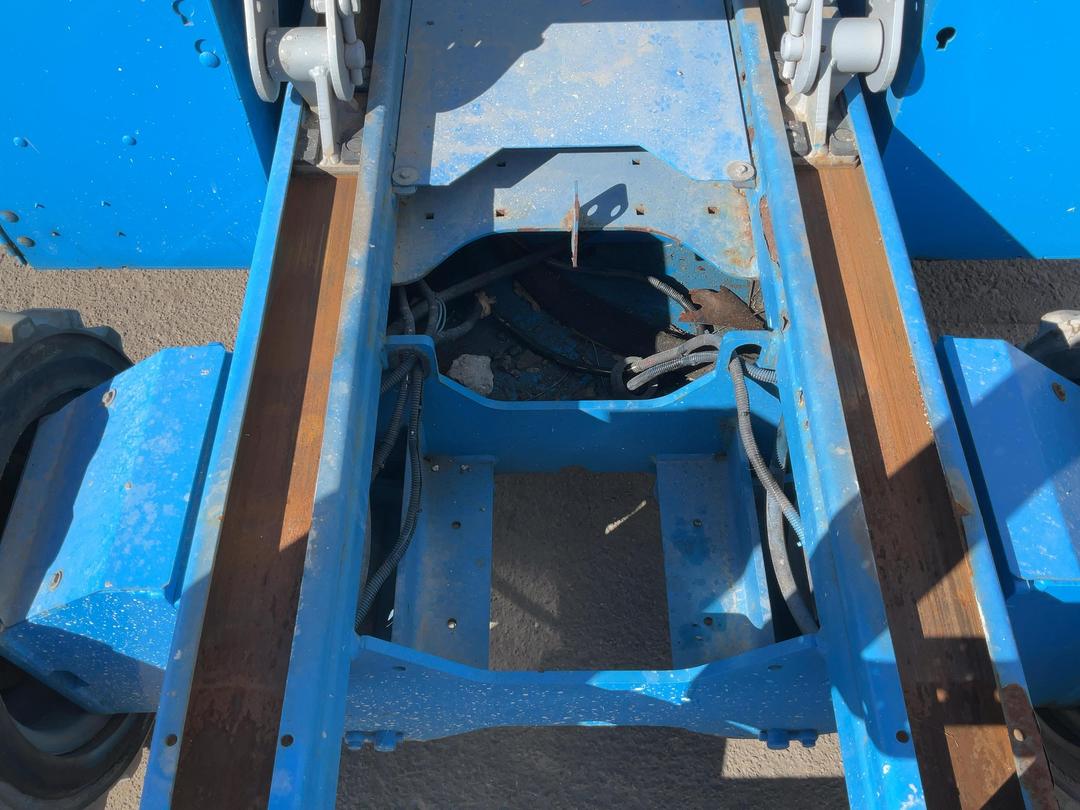 Photo '17' of Genie GS-3369DC Scissor Lift