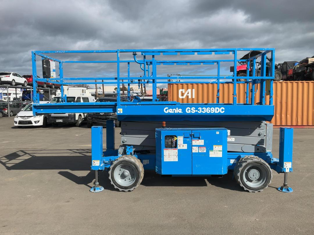 Photo '12' of Genie GS-3369DC Scissor Lift