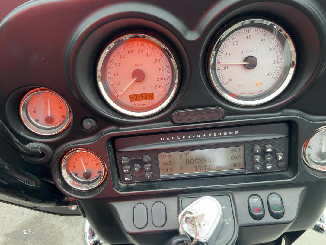 Photo '13' of Harley Davidson Touring Street Glide Photo '13' of Harley Davidson Touring Street Glide