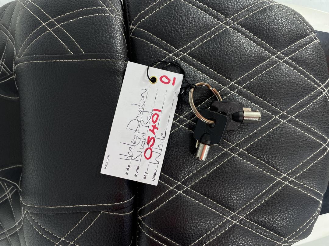 Photo '16' of Harley Davidson Vrscdx Night ROD Special