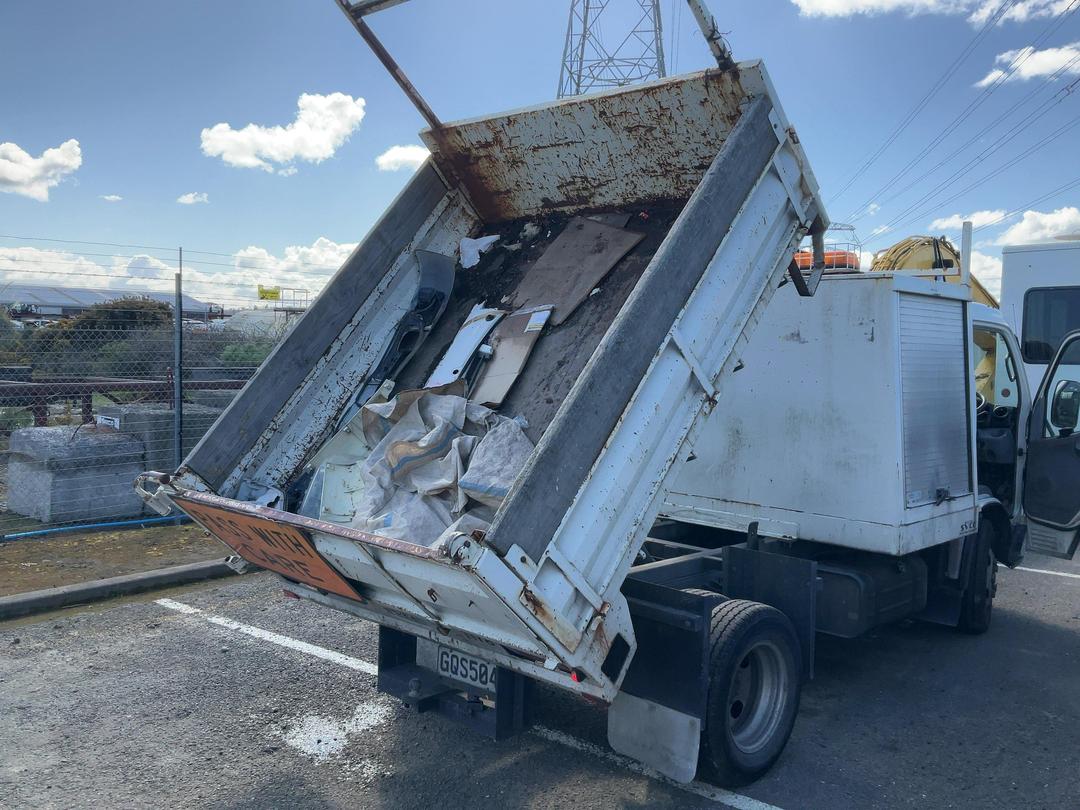 Photo '13' of Hino 300 XZU605R Tipper