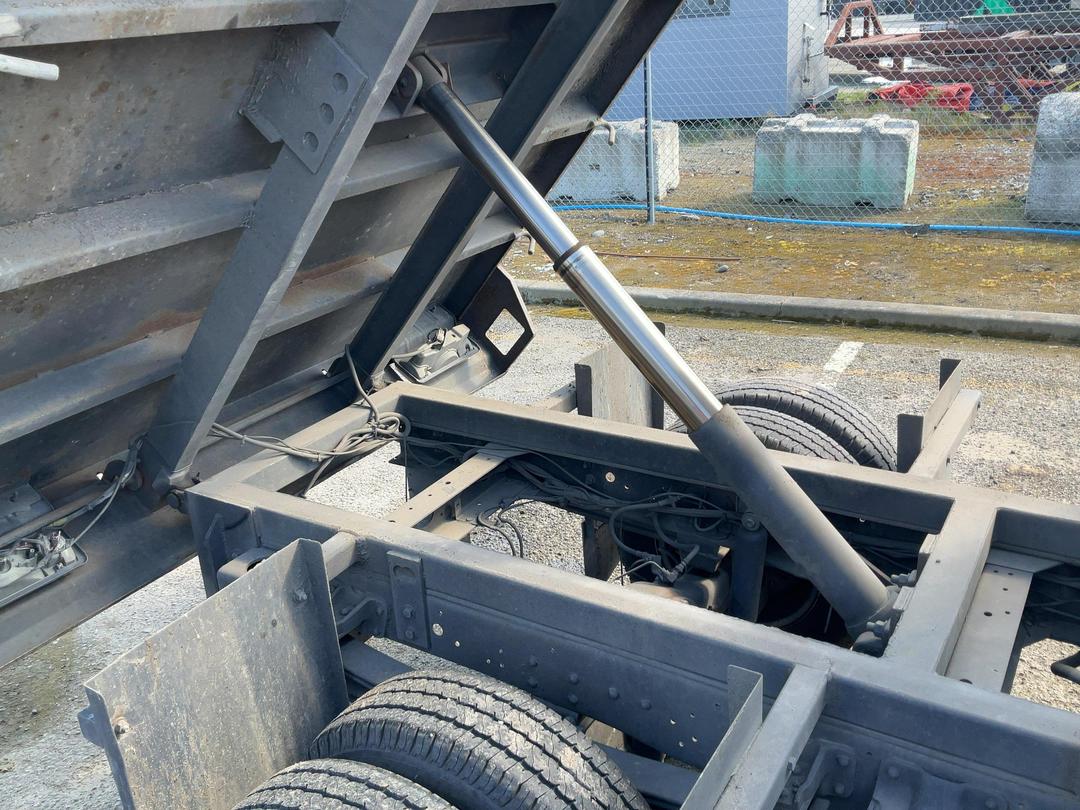 Photo '14' of Hino 300 XZU605R Tipper