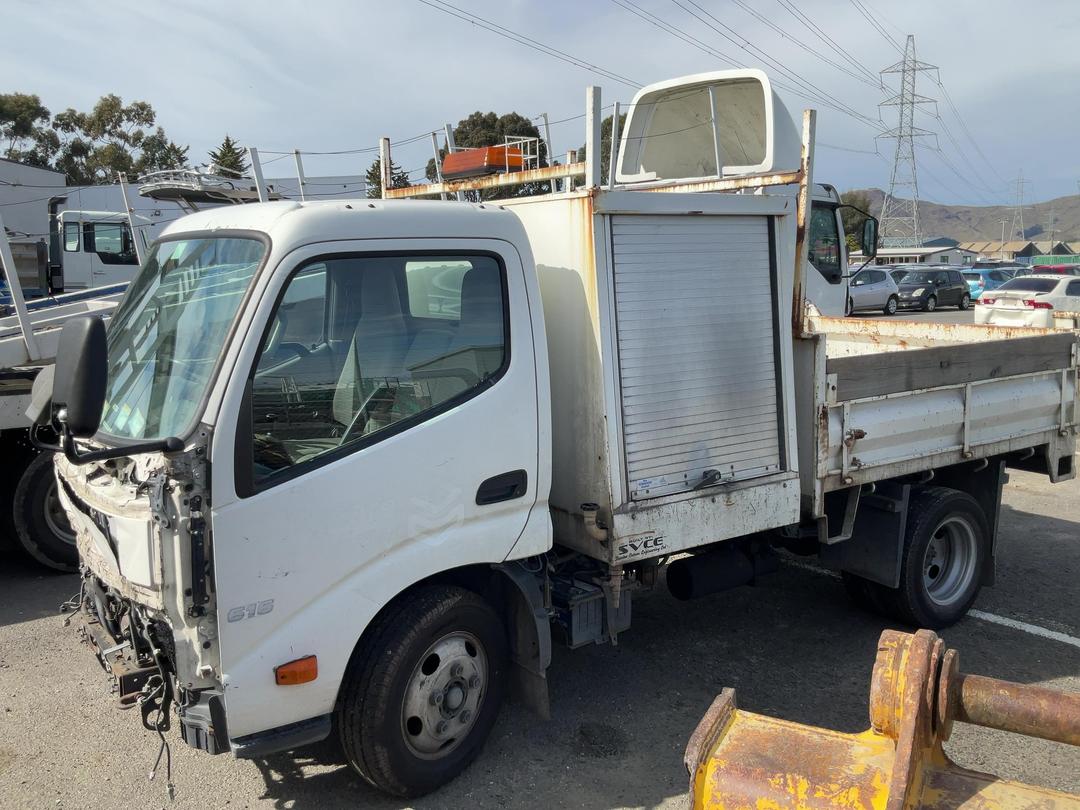Photo '6' of Hino 300 XZU605R Tipper