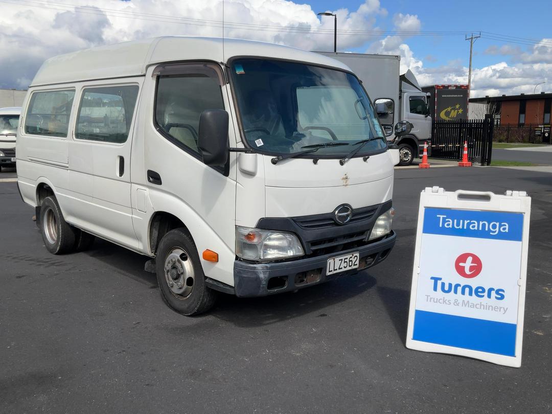 Photo '1' of Hino Dutro VAN Van