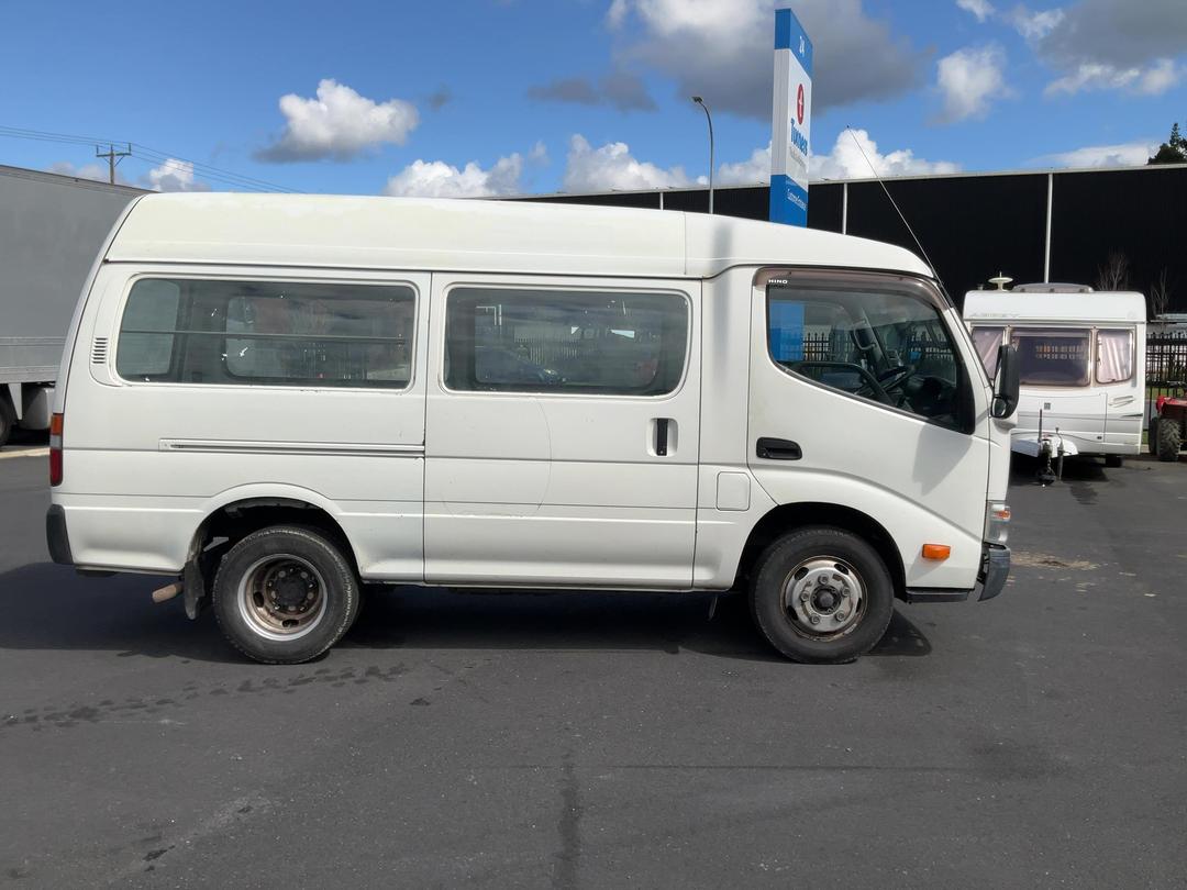Photo '3' of Hino Dutro VAN Van