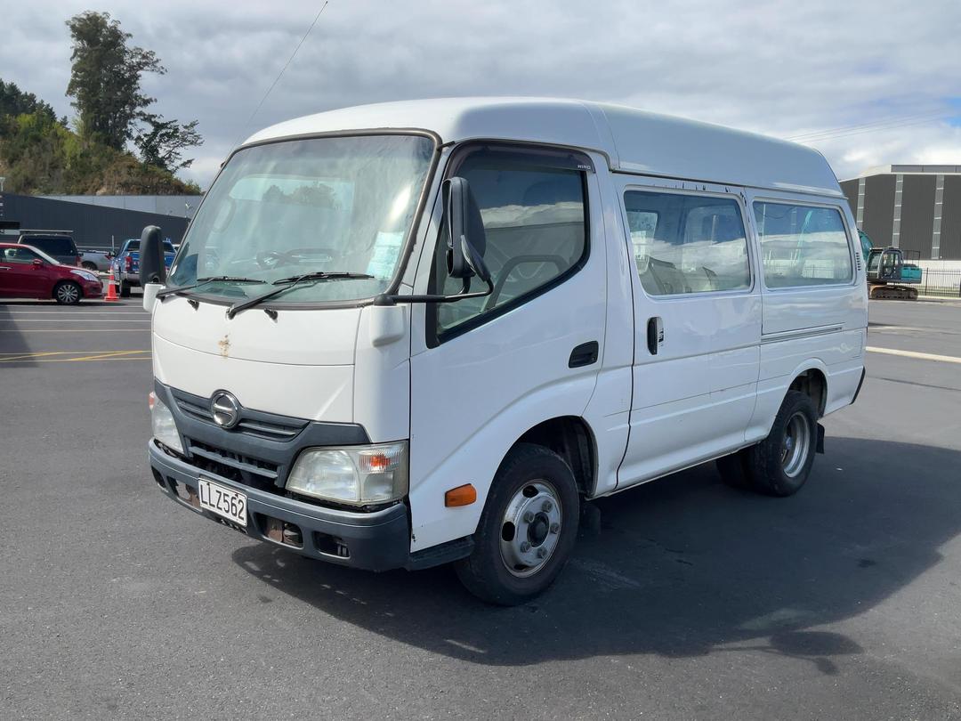 Photo '8' of Hino Dutro VAN Van