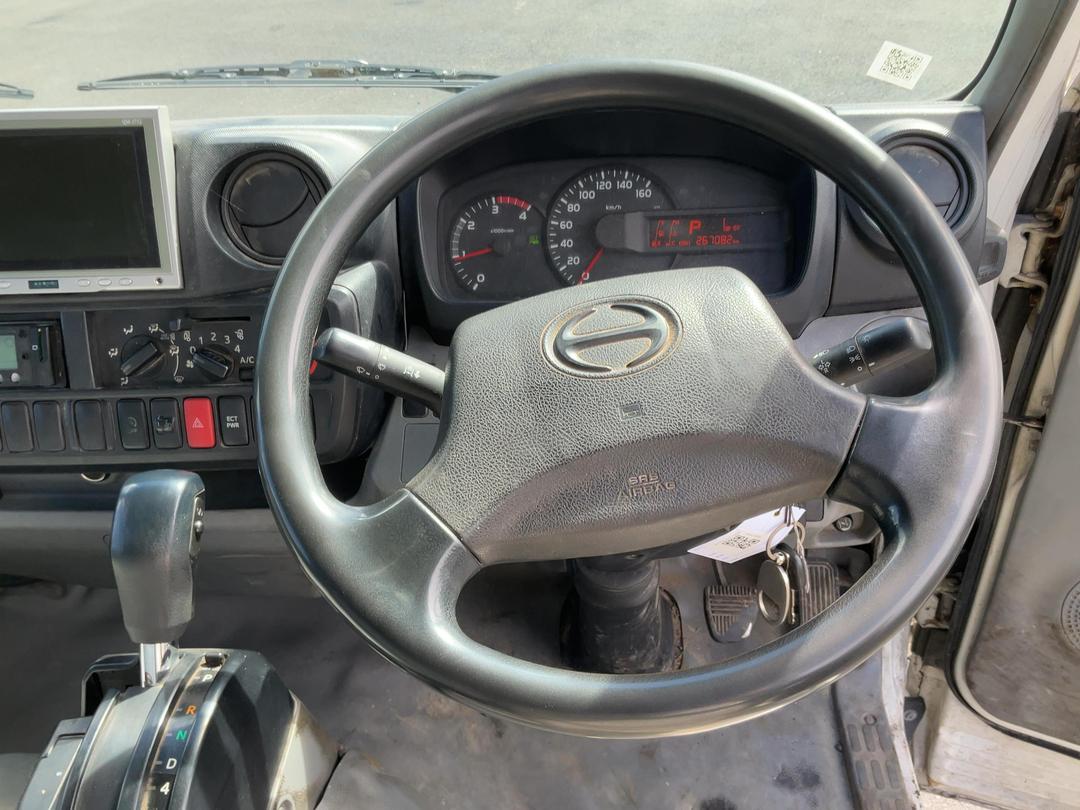 Photo '12' of Hino Dutro VAN Van