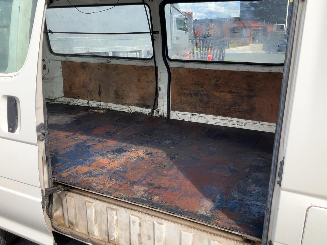 Photo '17' of Hino Dutro VAN Van