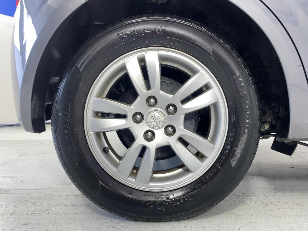 Photo '12' of Holden Barina