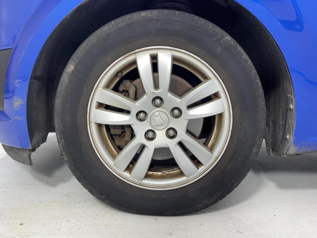 Photo '10' of Holden Barina
