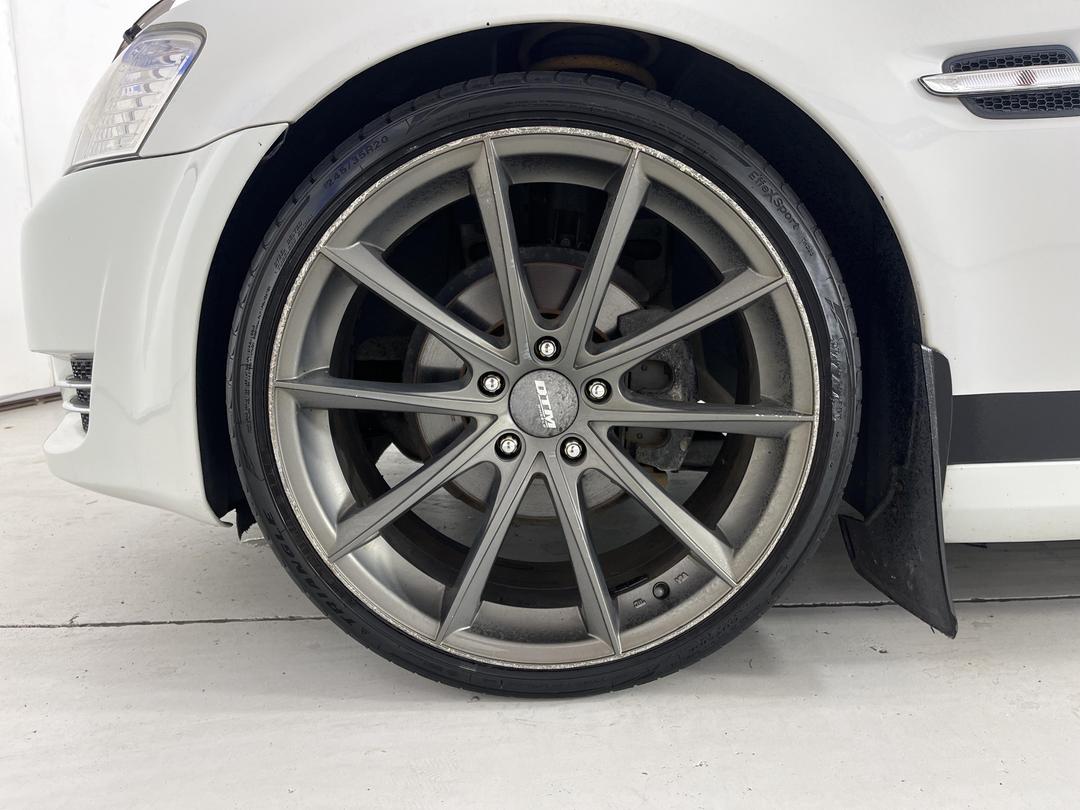 Photo '10' of Holden Commodore