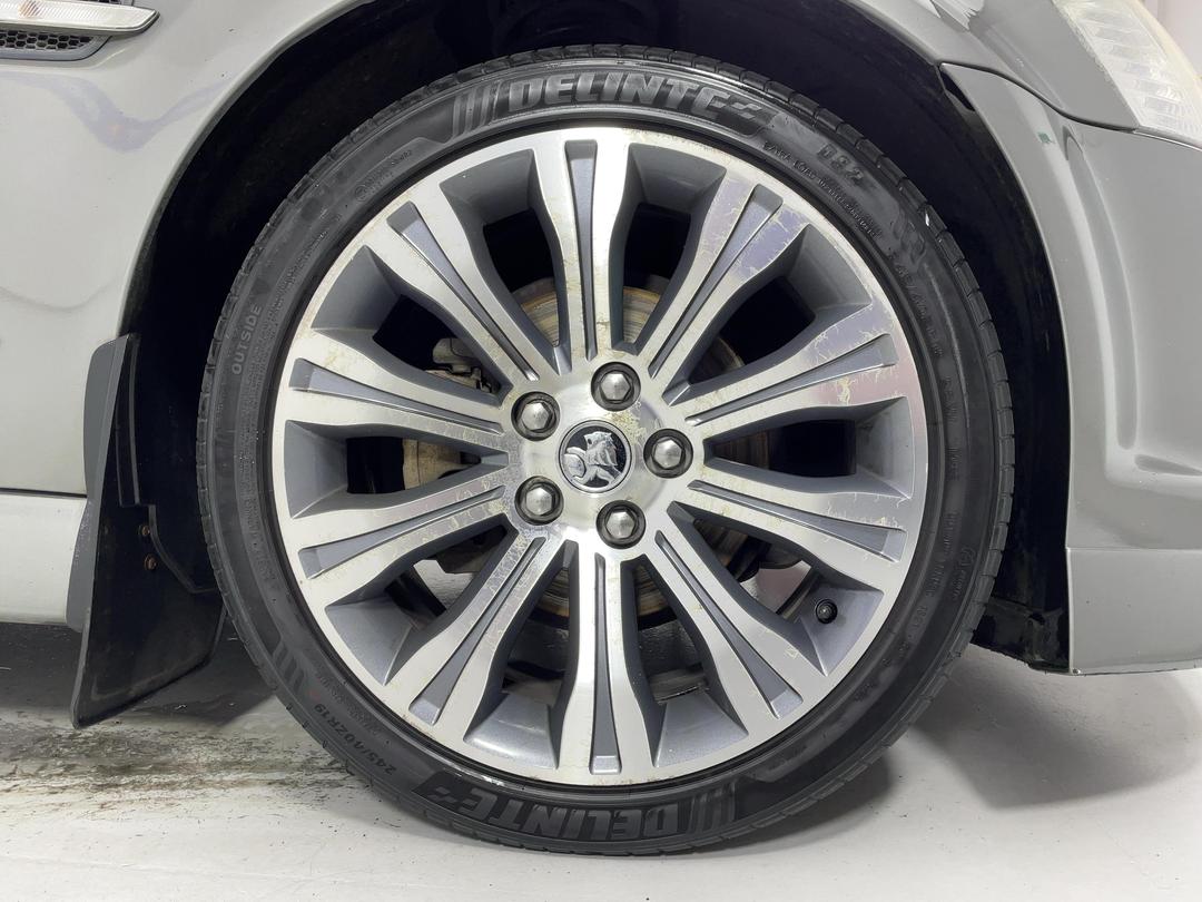Photo '9' of Holden Commodore