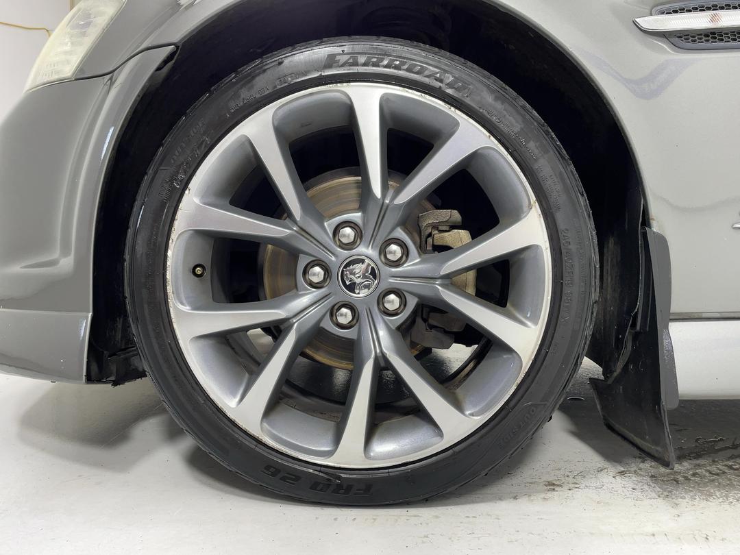 Photo '10' of Holden Commodore