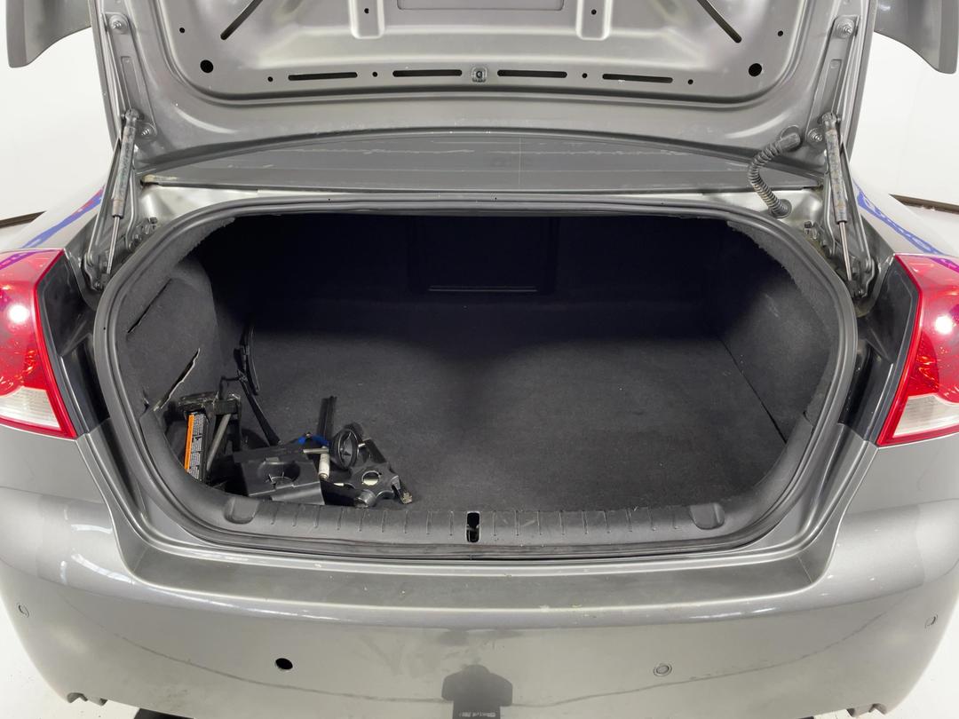 Photo '14' of Holden Commodore
