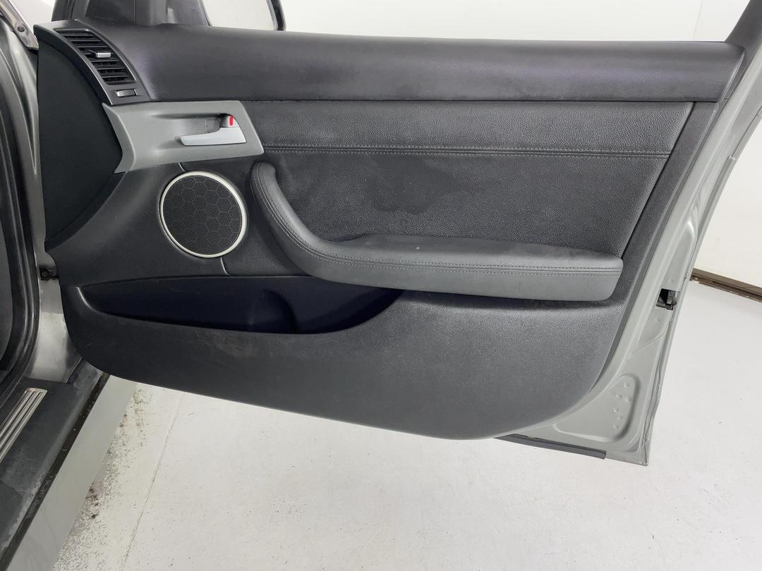 Photo '15' of Holden Commodore
